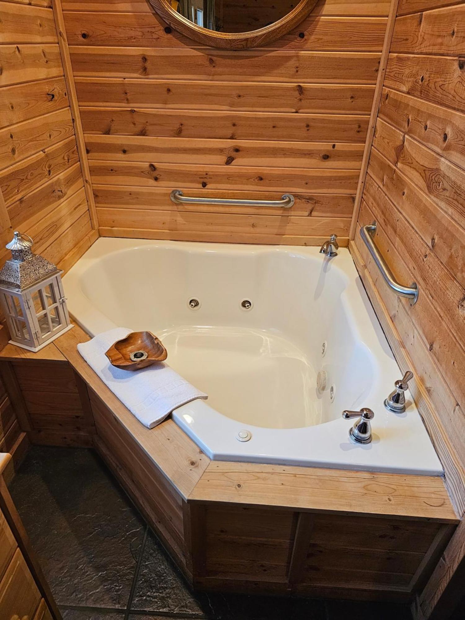 5 Min To Beaver Lake-King Bed-Fire Pit-Jetted Tub #4 Eureka Springs Eksteriør billede